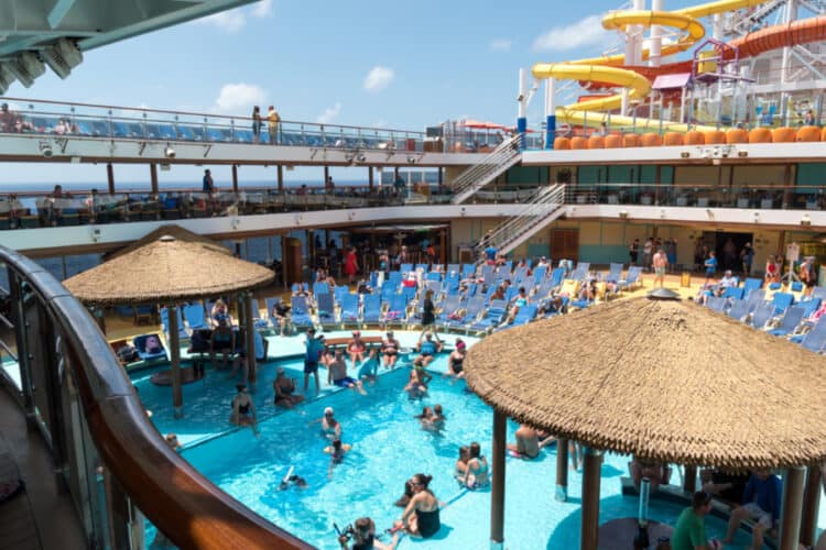 Cubierta Carnival Vista Lido