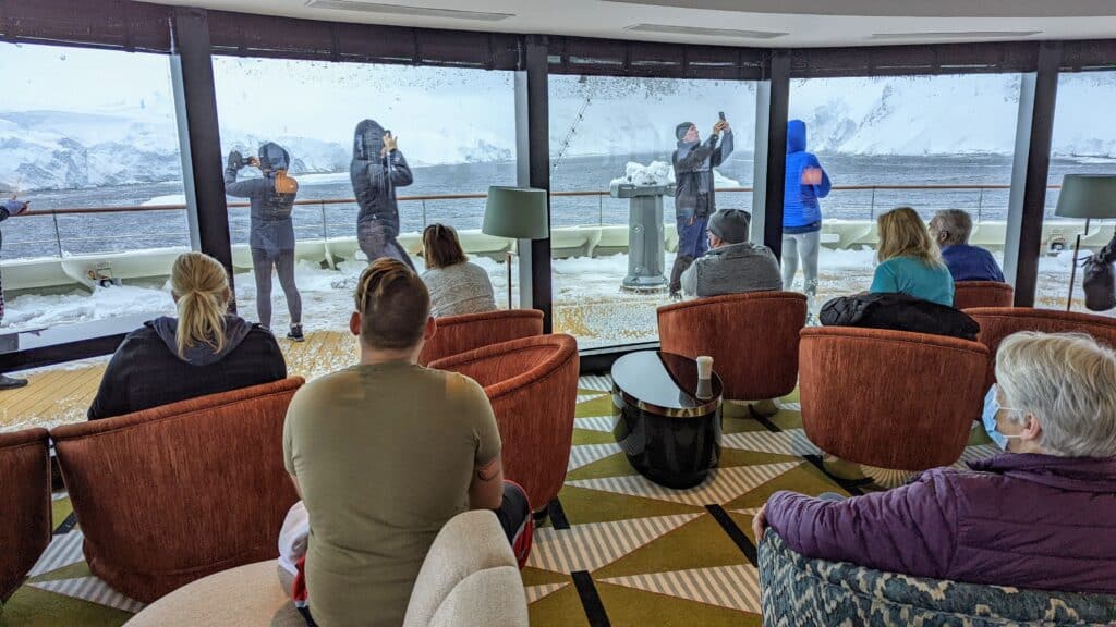 Esfuerzo de cristal vs. World Navigator: ¿Cuáles son las diferencias? Crystal Endeavour vs. World Navigator: ¿Cuáles son las diferencias? | 8