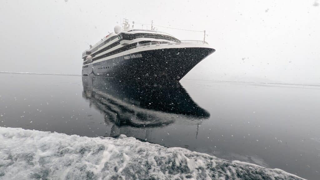 Esfuerzo de cristal vs. World Navigator: ¿Cuáles son las diferencias? Crystal Endeavour vs. World Navigator: ¿Cuáles son las diferencias? | 8