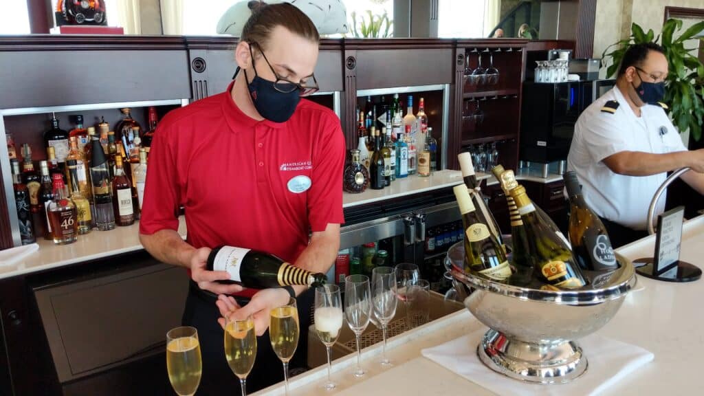 cócteles clásicos ofrecidos a bordo del American Countess