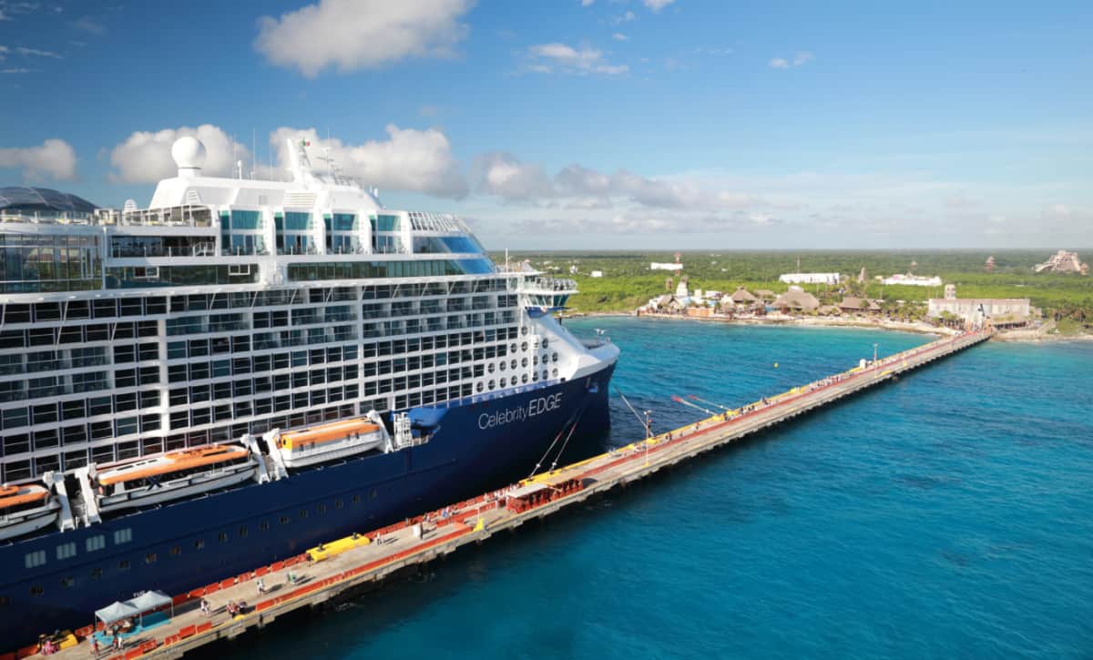 Crucero atracado en la Costa Maya