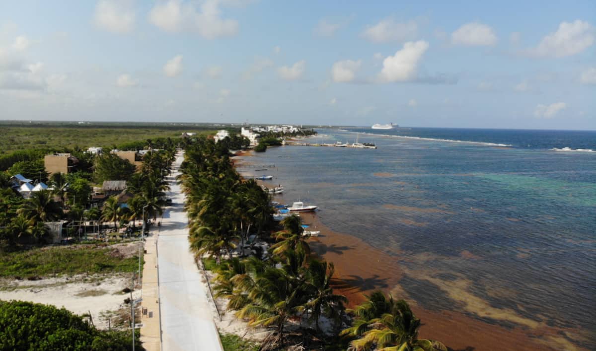 Vista aérea Malecón de Mahahual Costa Maya