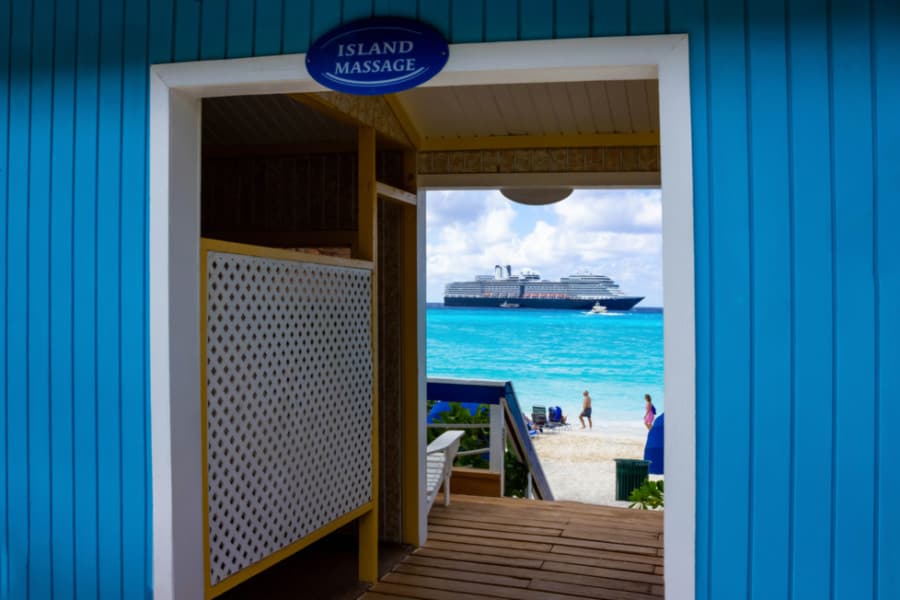 Masaje isleño en Half Moon cay, Bahamas