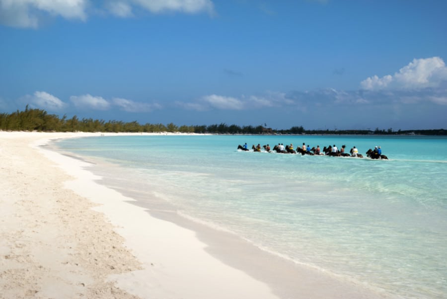 Paseos a caballo por la playa de Half Moon Cay