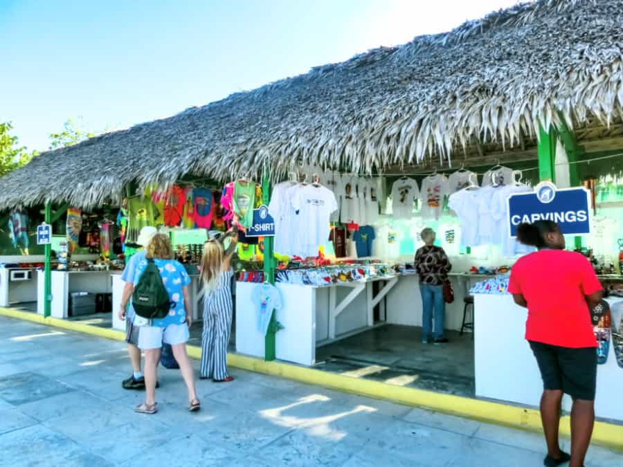 Tiendas locales en Half Moon Cay