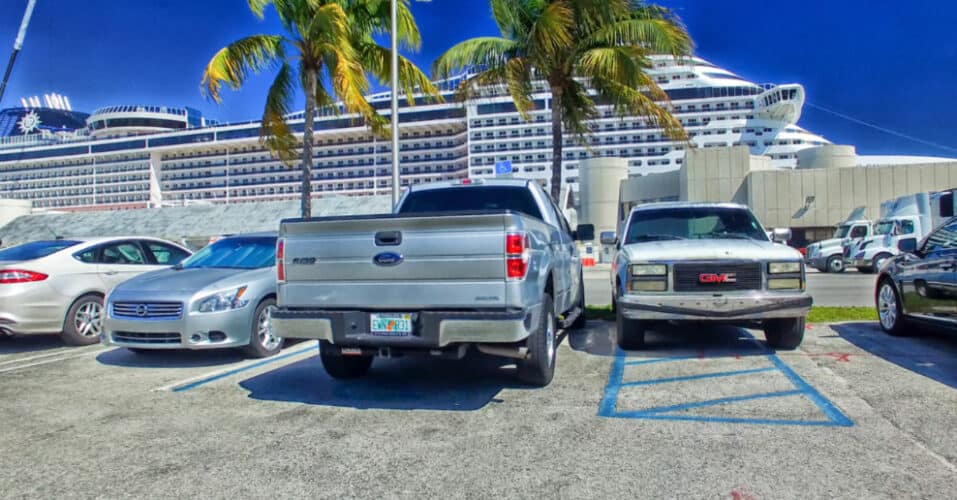 Estacionamiento para cruceros en el puerto de Miami