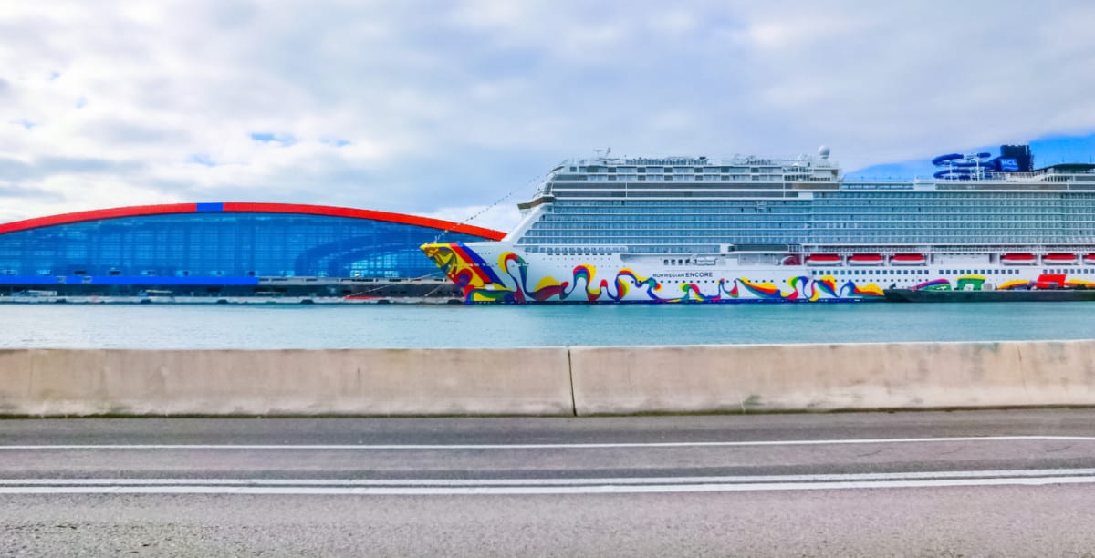 Norwegian Encore atracado en Miami