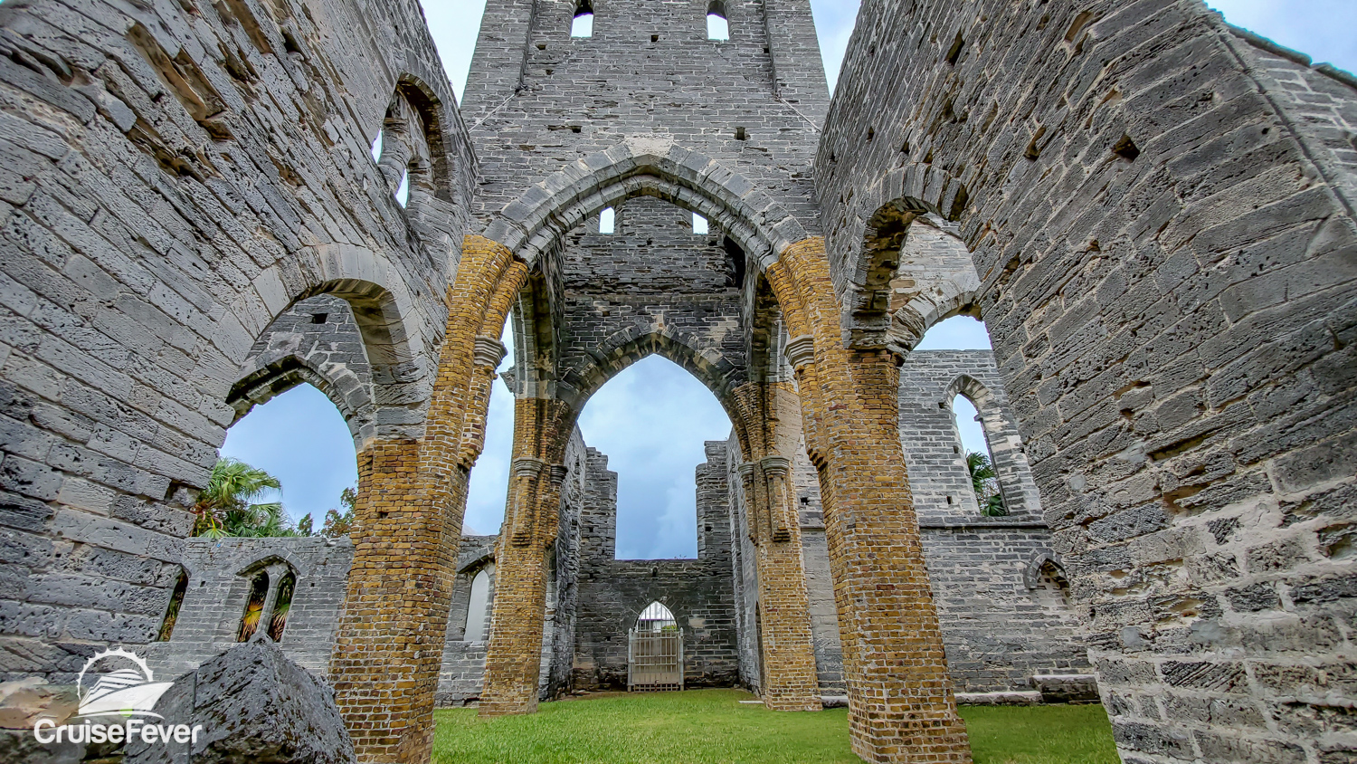 iglesia inacabada en las bermudas de san jorge