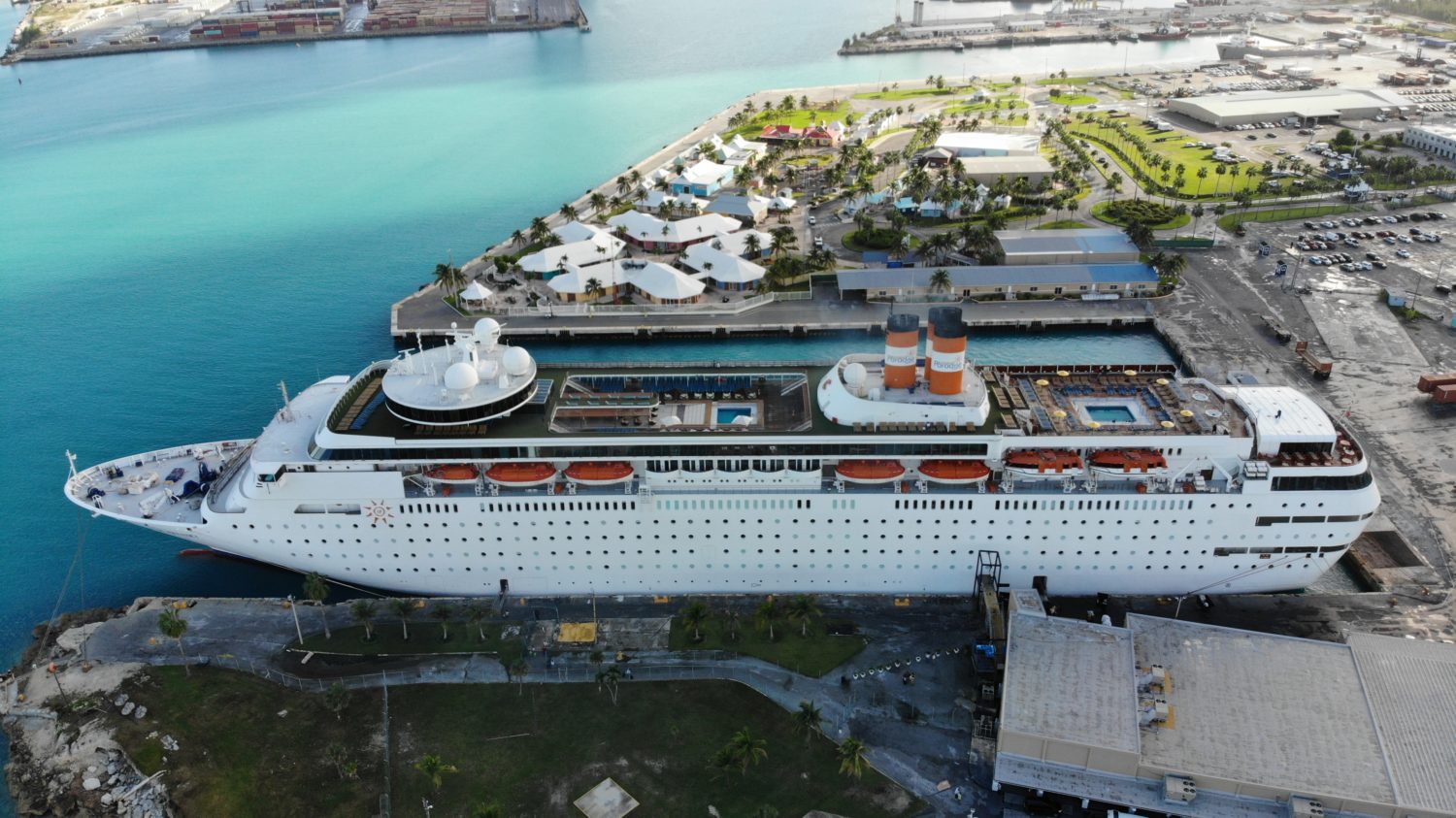 crucero en puerto freeport grand bahama