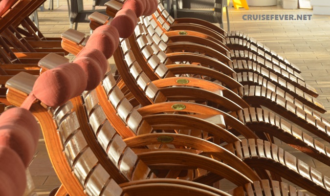 tumbona en crucero relajante