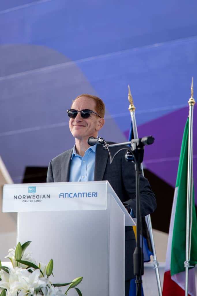 Norwegian Cruise Line celebra la salida flotante del Norwegian Viva |  11