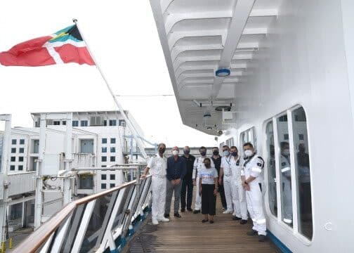 Carnival Cruise Line da la bienvenida al primer ministro de Bahamas durante la escala de Mardi Gras en Nassau Carnival Cruise Line da la bienvenida al primer ministro de Bahamas durante la escala de Mardi Gras en Nassau | 10