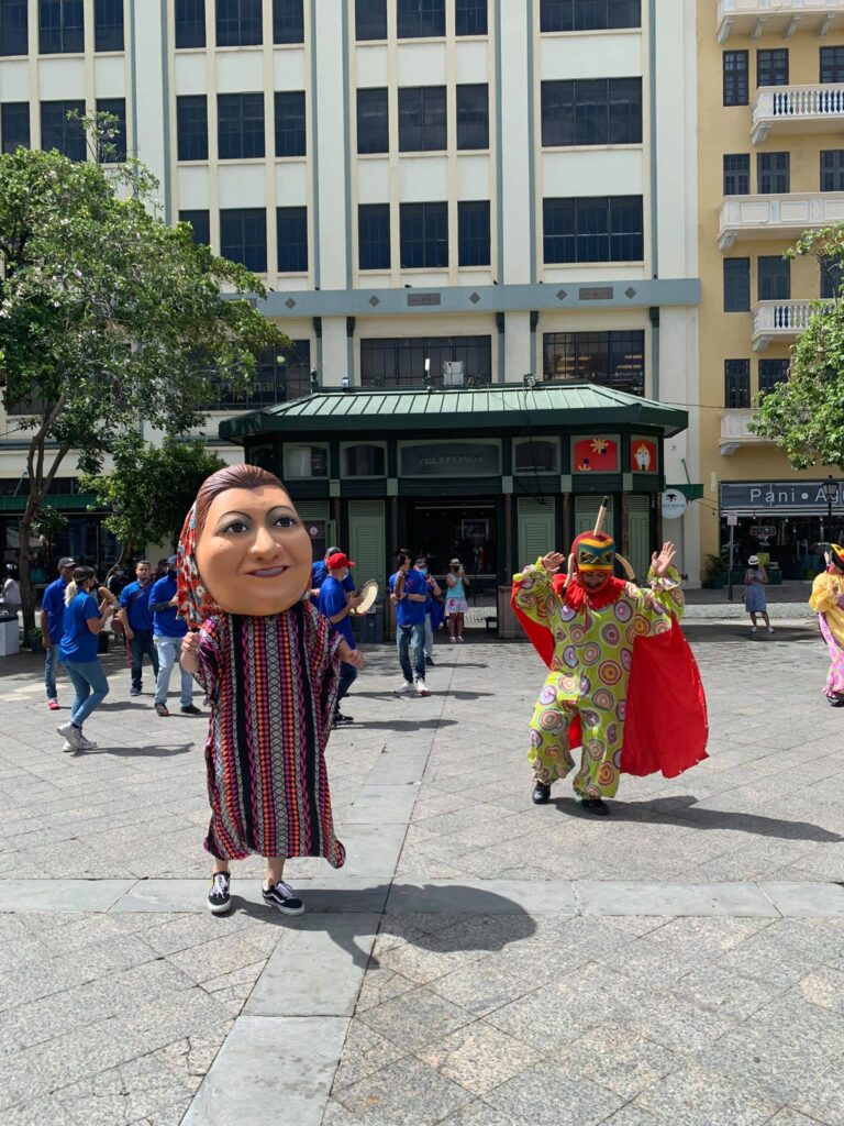 Mardi Gras hace su primera visita a San Juan, Puerto Rico |  13