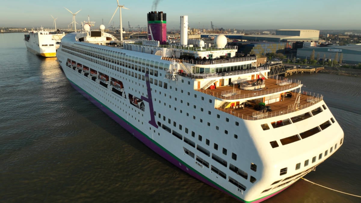 Línea de cruceros compensa a los huéspedes después de que el mal tiempo impacte en el viaje