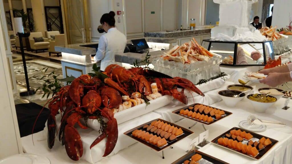 Guarde su apetito para el brunch dominical a bordo del Regent Seven Seas Splendor.