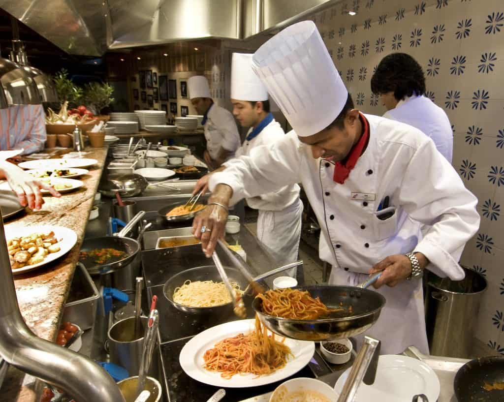 Carnival Cruise Line firma contrato de cinco años con la ciudad de Norfolk |  dieciséis