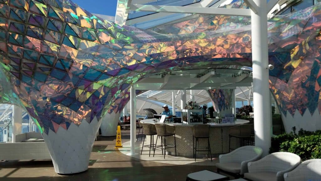 Navegar en el crucero más grande del mundo: Symphony of the Seas es simplemente diferente |  dieciséis