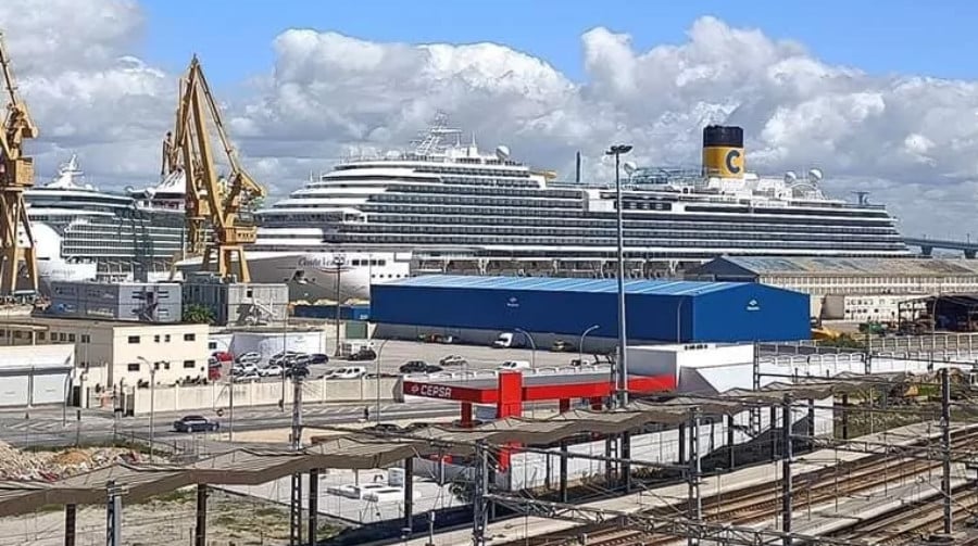 Costa Venezia llega al dique seco