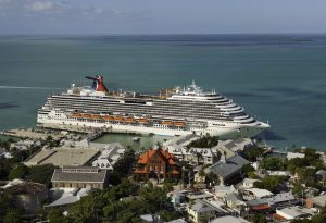 Carnival Magic comienza a navegar desde Puerto Cañaveral - Inauguración de Guy's Pig & Anchor BBQ & Smokehouse |  Línea de cruceros Carnival |  EP1 |  17