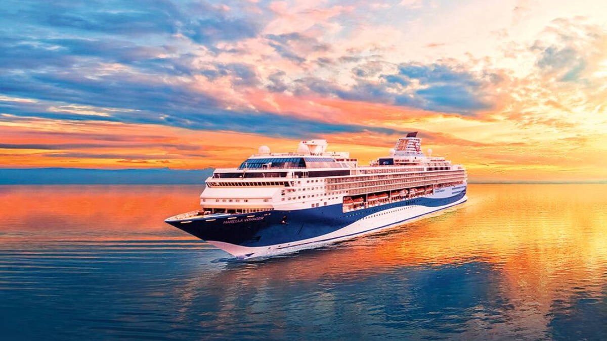 Dos tripulantes elegidas como madrinas de nuevo crucero