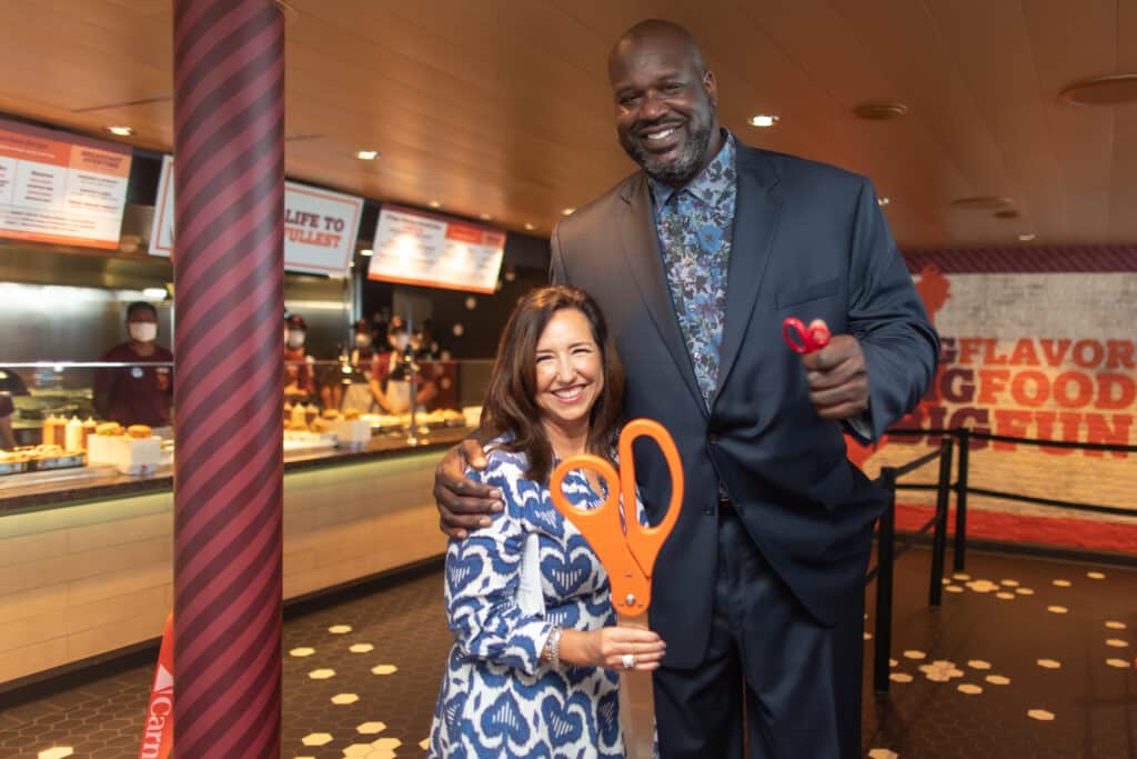 Carnival Cruise Line bautiza Mardi Gras |  10