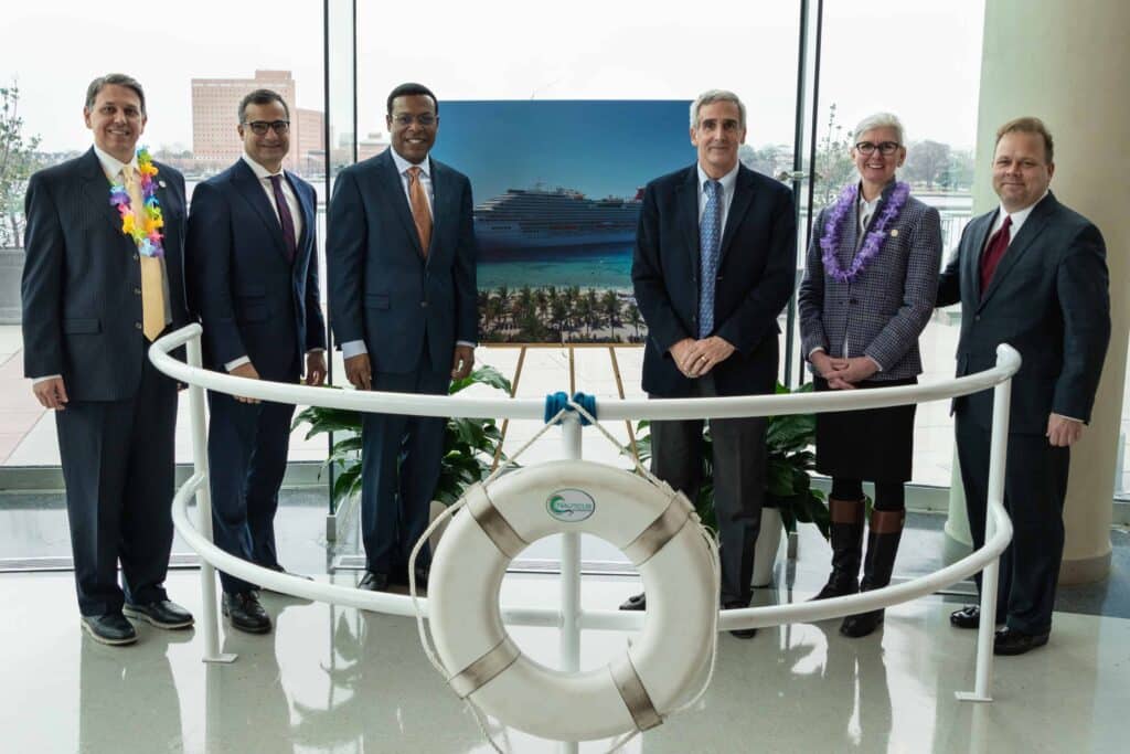 Carnival Cruise Line firma contrato de cinco años con la ciudad de Norfolk |  dieciséis