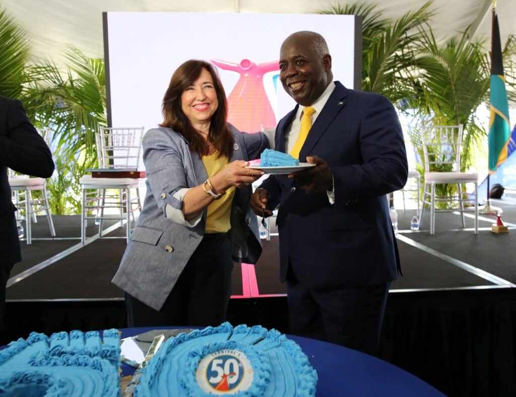 Carnival Cruise Line inicia la construcción de un nuevo destino de puerto de cruceros en la isla de Gran Bahama |  10