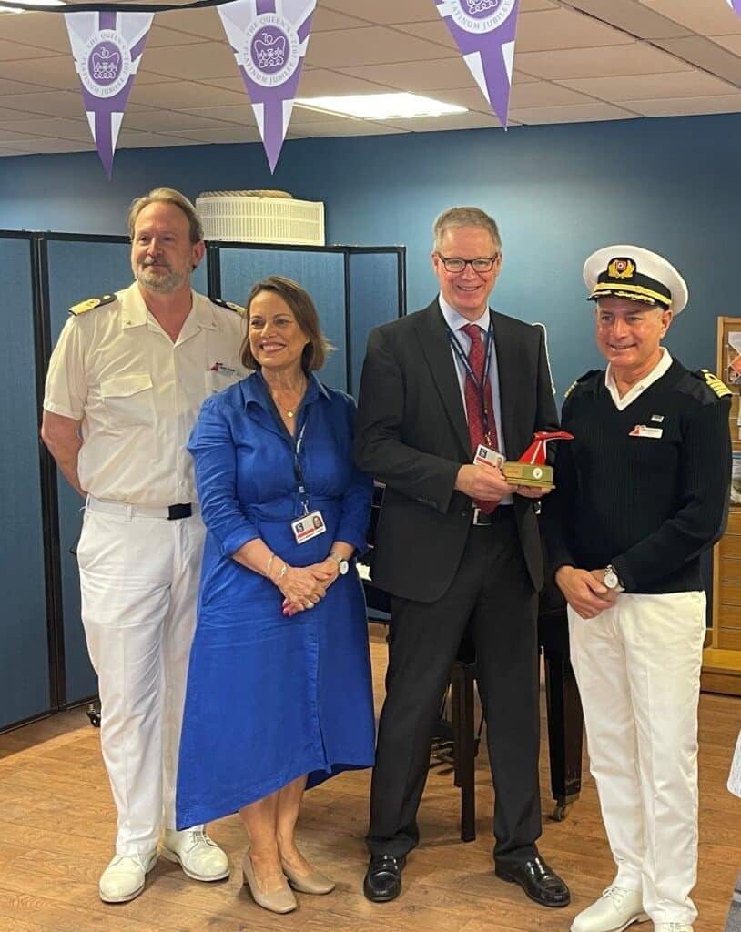 Carnival Cruise Line regresa a Dover |  11