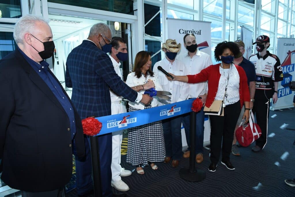 Carnival Cruise Line regresa a las operaciones de huéspedes desde el puerto de Miami |  13