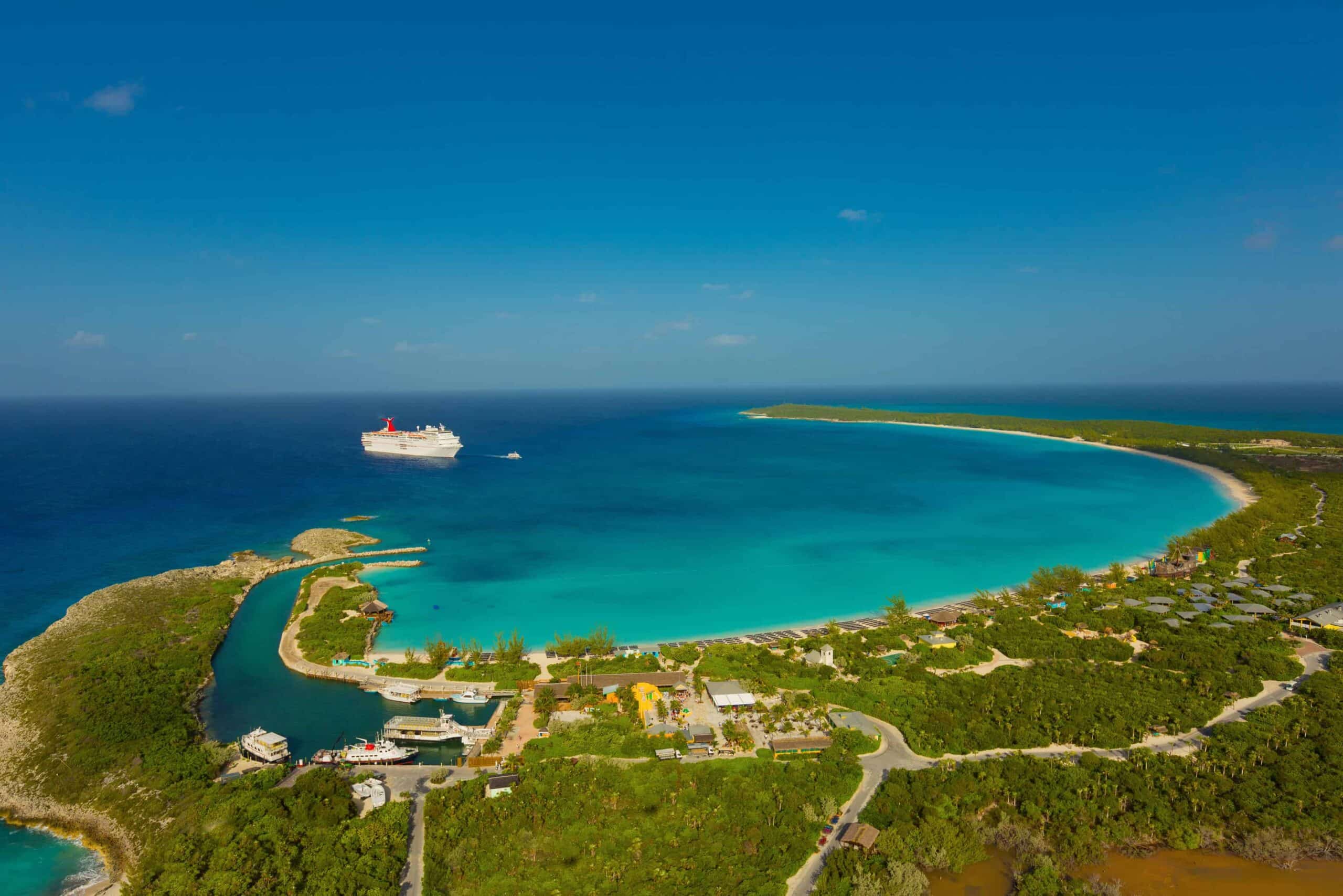 Holland America Line celebra el 25.º aniversario de Half Moon Cay durante 2022-23