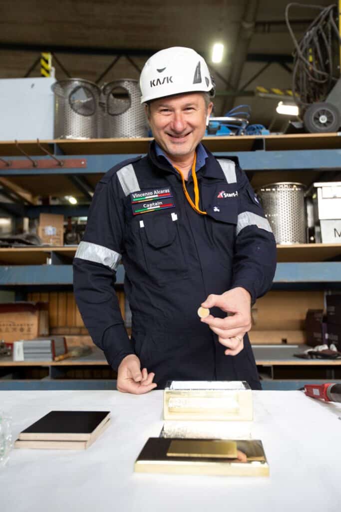 Capitán de celebración de carnaval tiene moneda