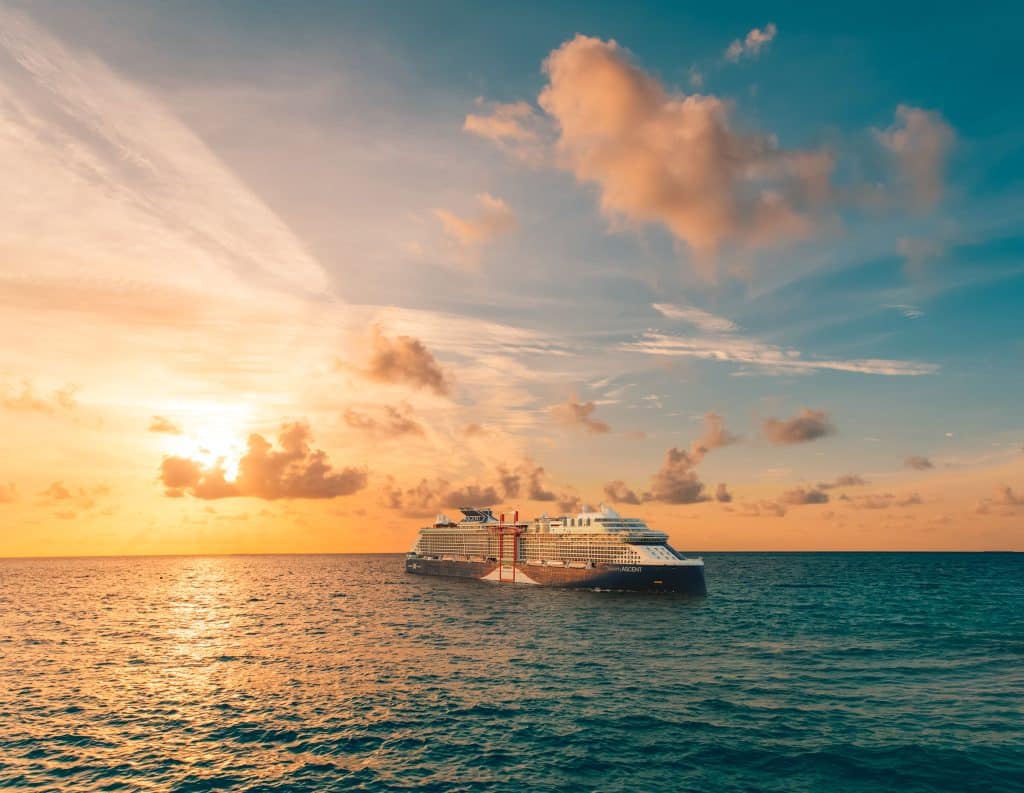 Celebrity Ascent completa el hito 