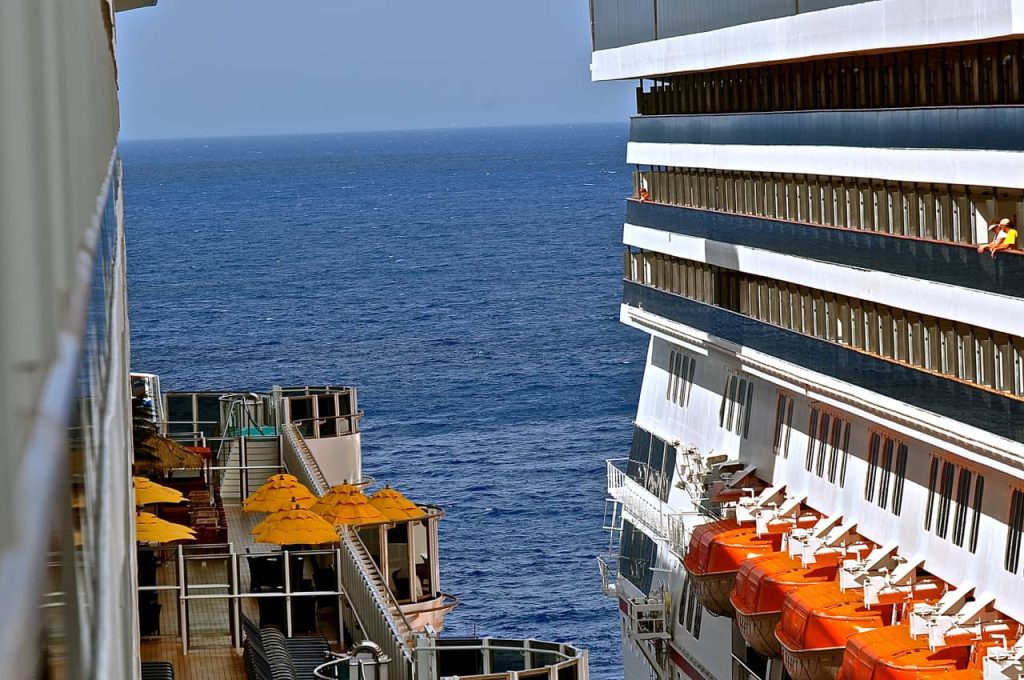 El primer día de su gran crucero en barco Marca CCL Carnaval - 00193