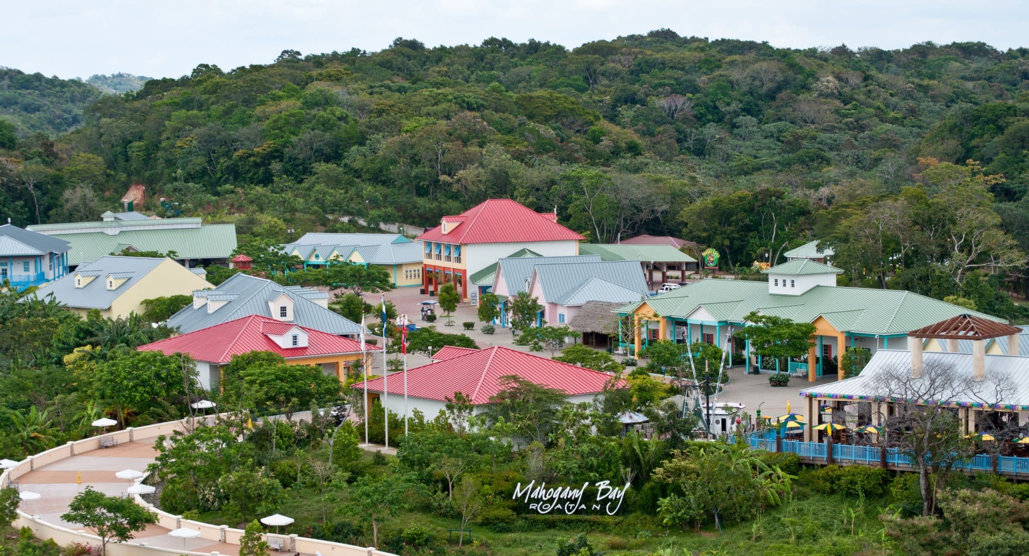 Guía definitiva del puerto de cruceros de Mahogany Bay en Roatán, Honduras Tiendas del puerto de cruceros de Mahogany Bay