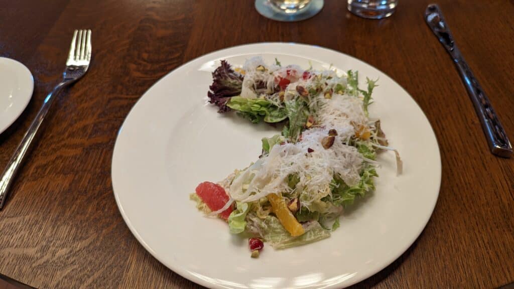 La guía de restaurantes definitiva para la nueva dama valiente de Virgin Voyages dama valiente