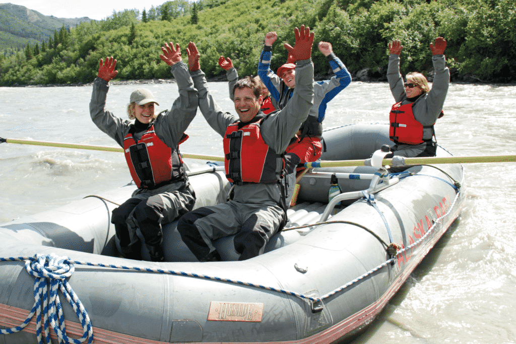 La programación 'Alaska Up Close' de Holland America Line ofrece auténticas experiencias culturales, culinarias y costeras |  12