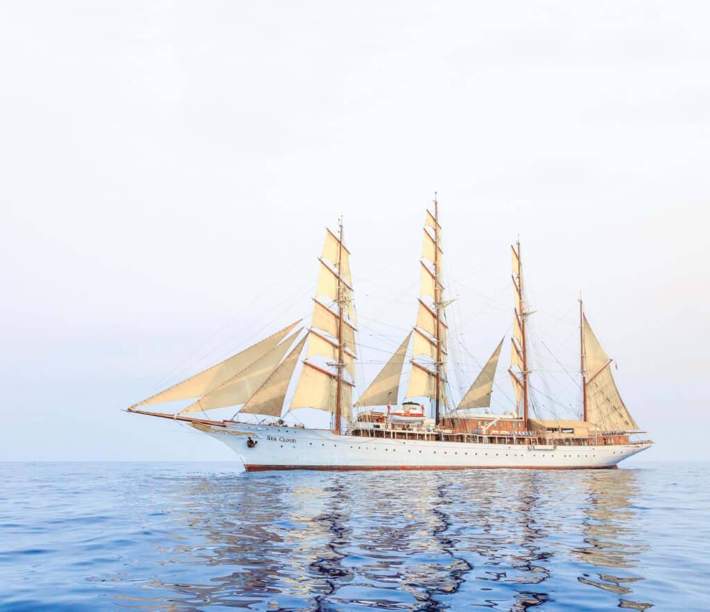 Linblad Expeditions anuncia dos nuevos itinerarios a bordo del histórico velero Sea Cloud Mar Nube