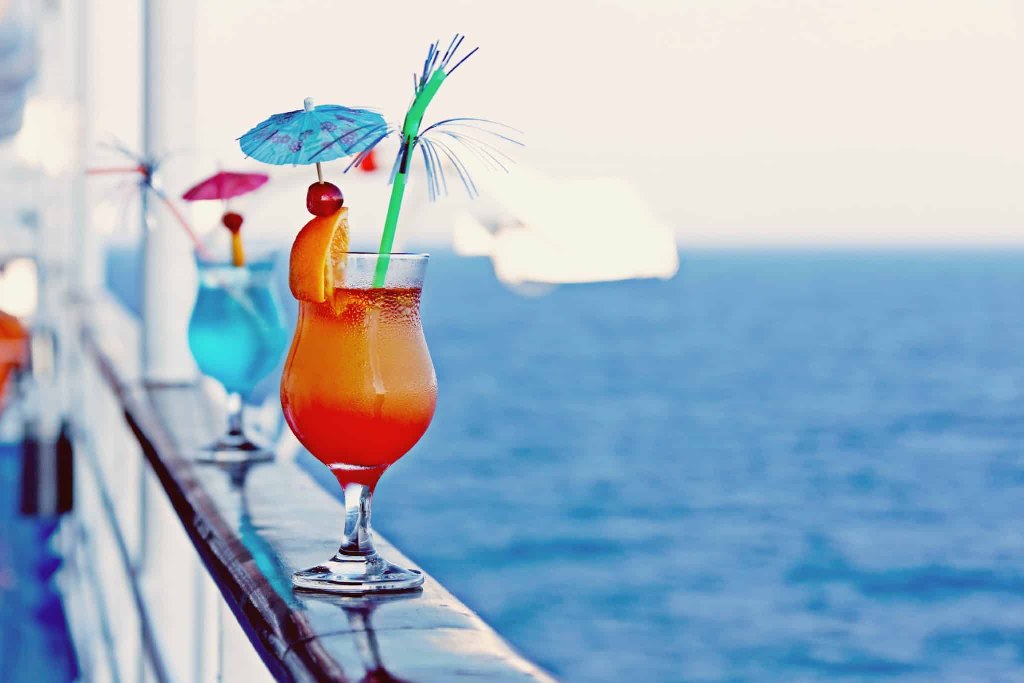 Los 10 peores errores en el paquete de bebidas que se deben evitar en un crucero