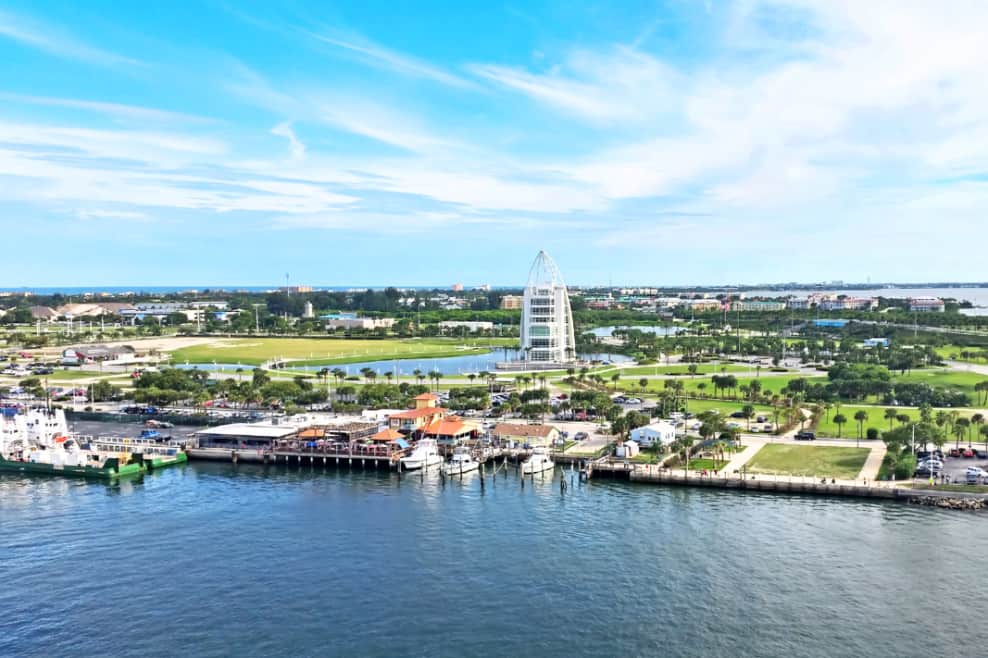 Los mejores hoteles para cruceros cerca de los principales puertos base de EE. UU. Hoteles en Puerto Cañaveral con servicio de transporte de cruceros