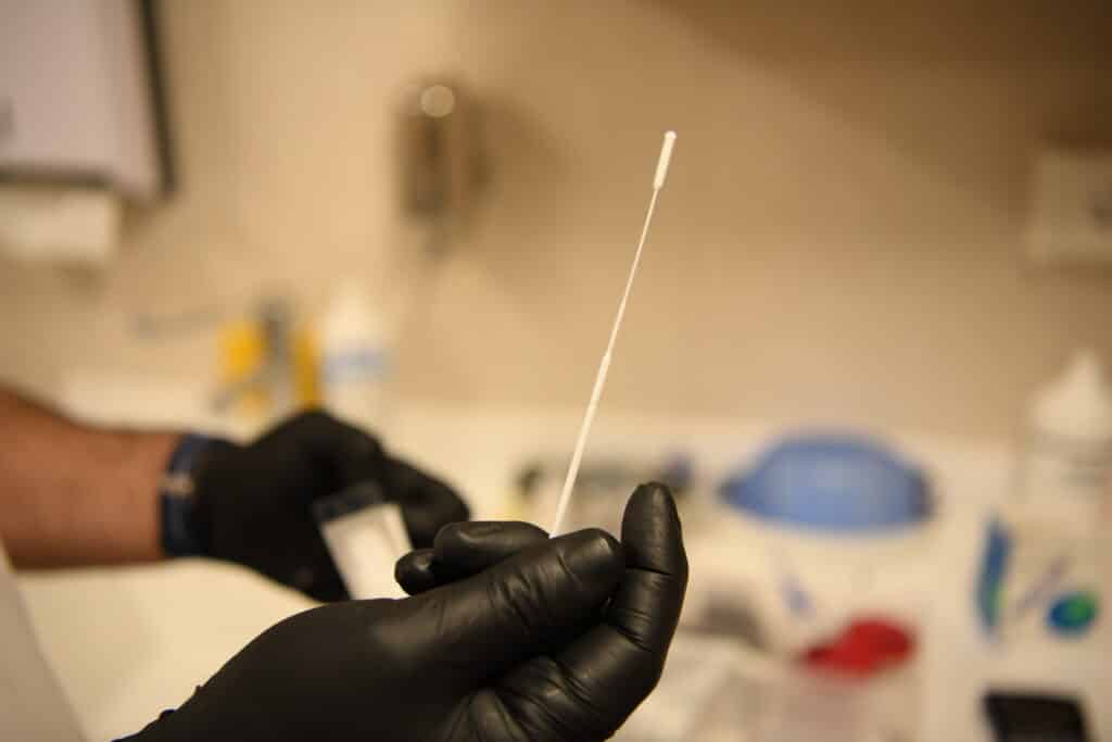 Todos los invitados recibirán una prueba de antígeno antes del embarque.