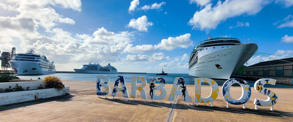 Viking Octantis atracado en Barbados