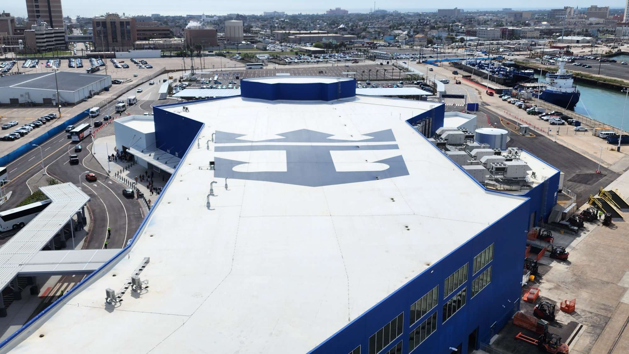 Una terminal de cruceros de Royal Caribbean en el puerto de Galveston