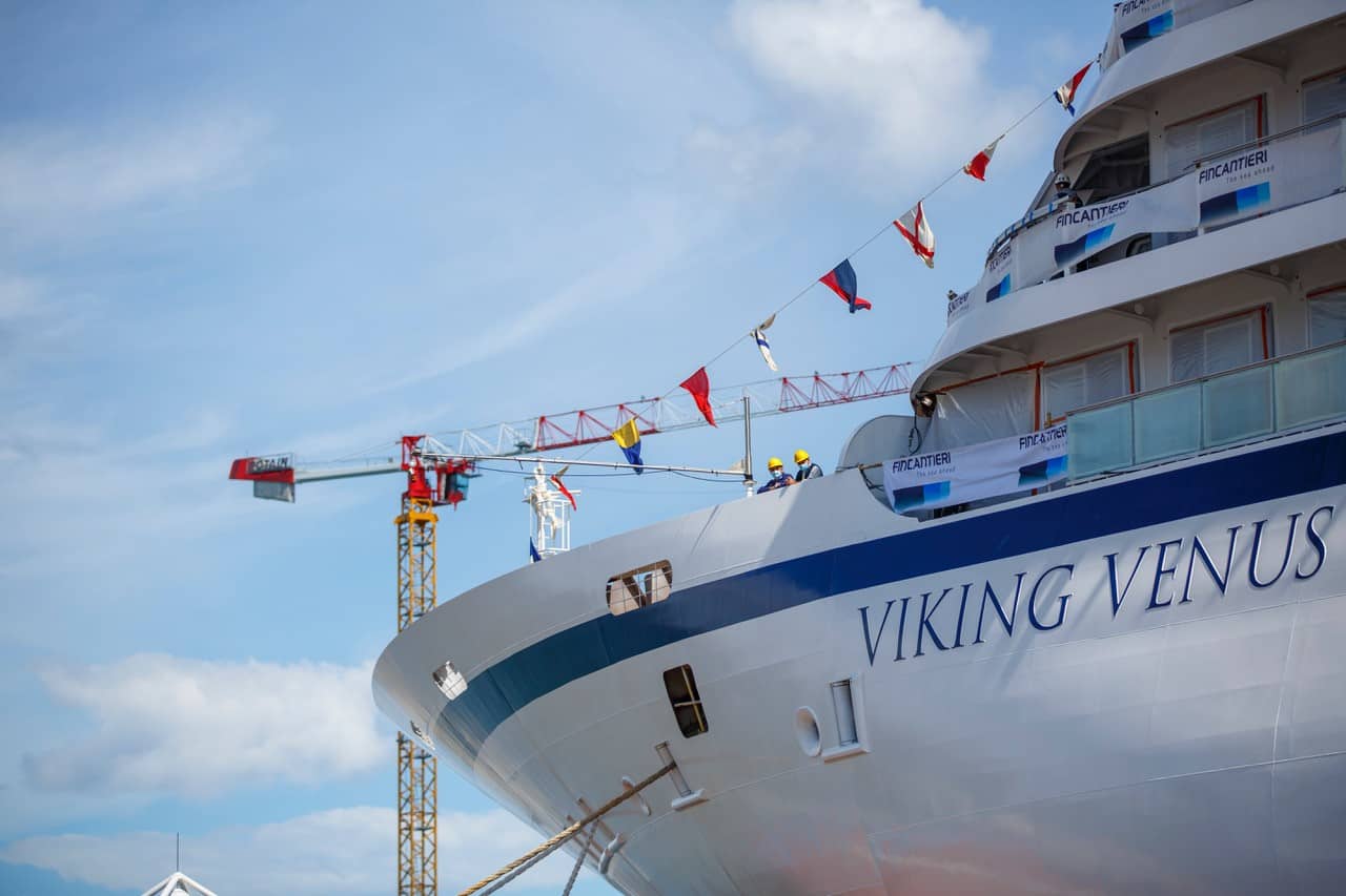 Marcas vikingas flotan fuera del barco del Séptimo Océano - Viking Venus