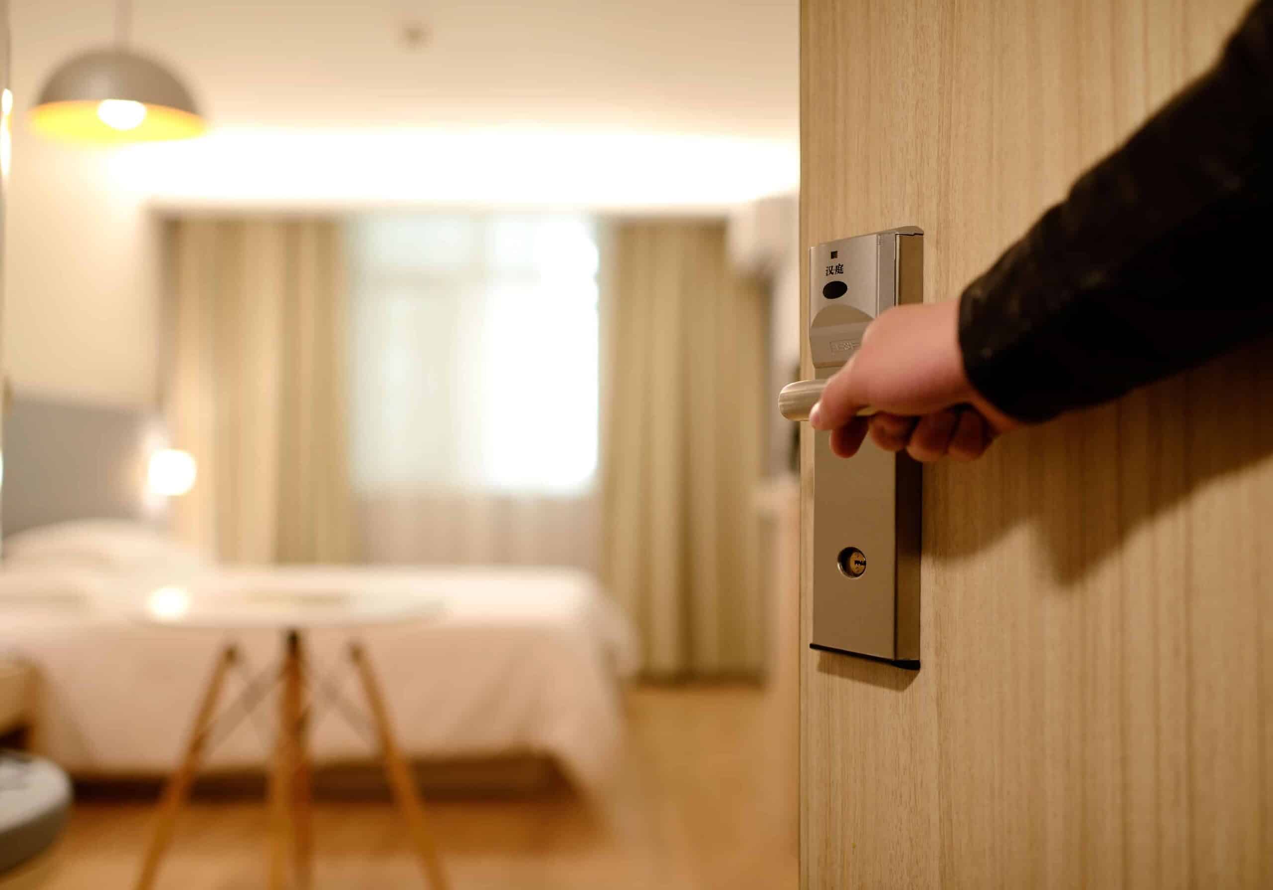 La industria hotelera publica los cinco requisitos principales para viajar con seguridad
