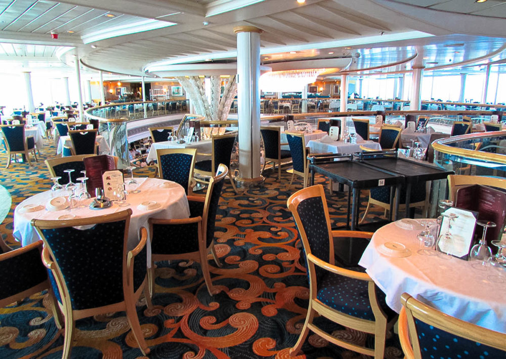 9 consejos para comer en el comedor principal de un crucero