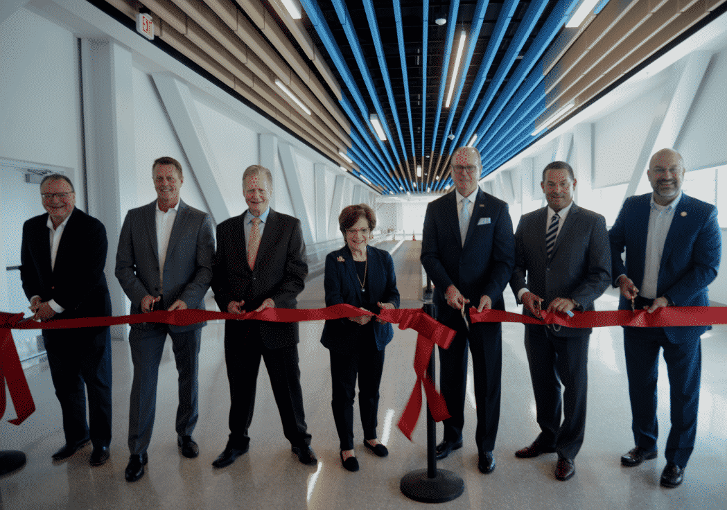 Port Everglades New Heron Garage promociona la energía solar y la pasarela móvil